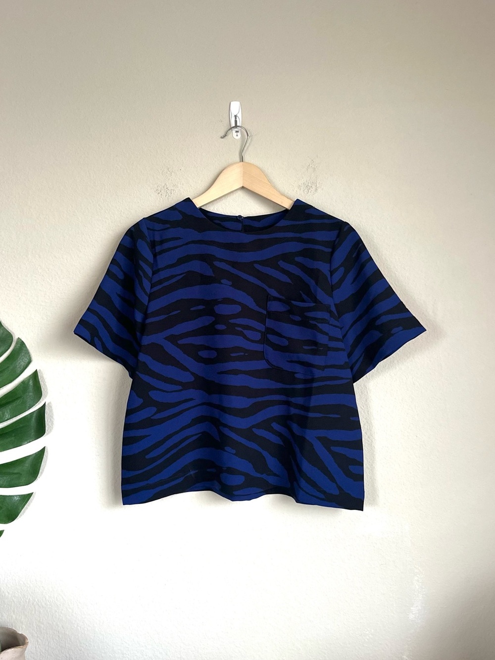 NWT Loft Petite Animal Stripe Blue Short Sleeve Blouse Top